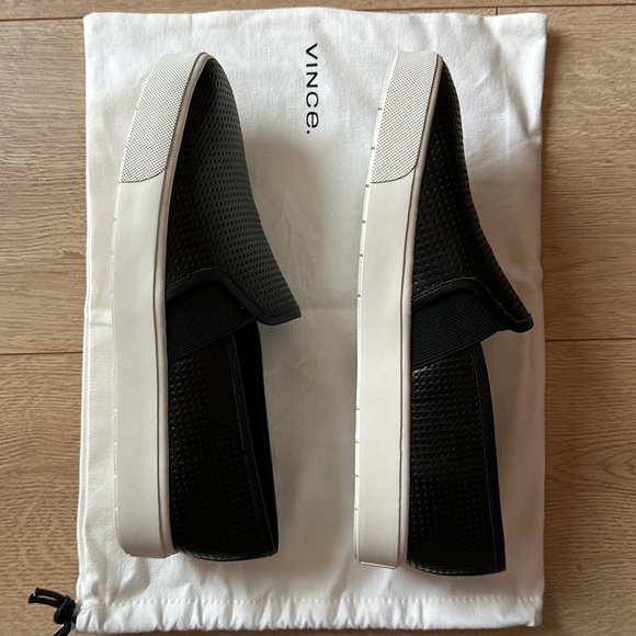 Vince. Blair slip on black sneaker (US 7) - Picture 7 of 12